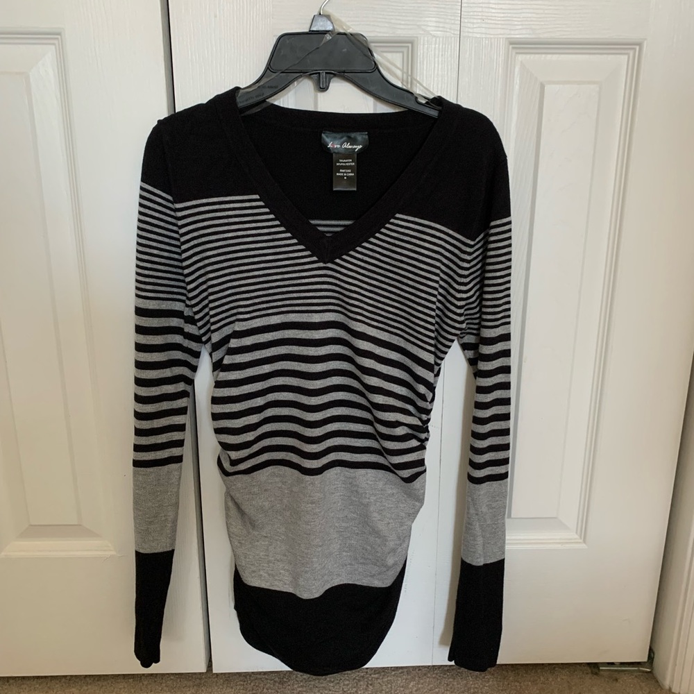 Sz medium sweater